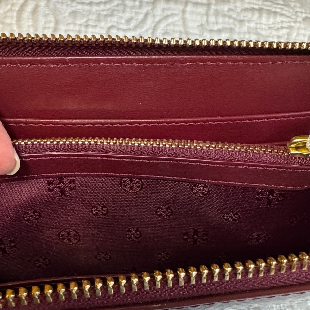 Tory Burch Shiraz Patent Leather Wallet - Picture 7 of 14